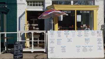 Lulabelle's Sweet Shop outside