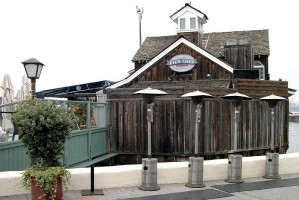 The San Diego Pier Cafe outside