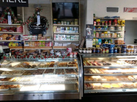 El Rinconcito Argentino Bakery inside