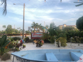 The Boardwalk Italian Ice Creamery outside