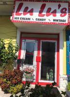 Lu Lu's Ice Cream And Candy Shop outside