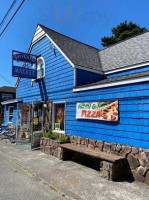 Surfcrest Market Pizza outside