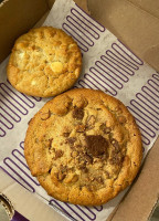 Insomnia Cookies food