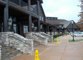 The Keeter Center At College Of The Ozarks Lodging outside