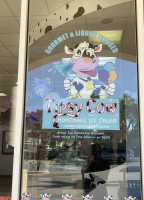 Tipsy Udder Handcrafted Ice Cream outside