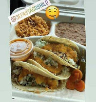 La Jefa Island Tacos food