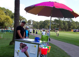 Jack Frost Homemade Ice Cream outside