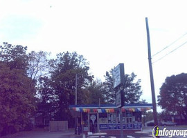 Skeeters Frozen Custard outside