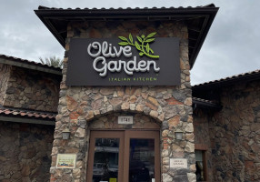 Olive Garden Italian outside