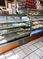 Moises Bakery Miami Beach outside