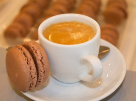 Le Macaron French Pastries drink