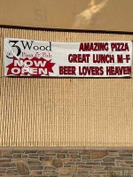 3 Wood Pizza Pub logo