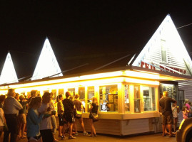 Ted Drewes Frozen Custard outside