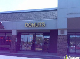 Olde Towne Donuts outside