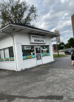 World's Fair Donuts outside