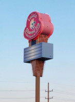 Lulu's Shaved Ice, Frozen Custard, Donuts Coffee outside