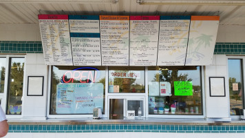 Lulu's Shaved Ice outside