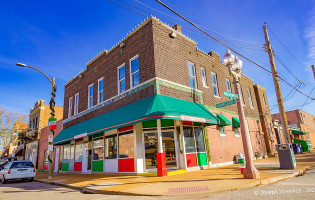 Vitale's Bakery outside