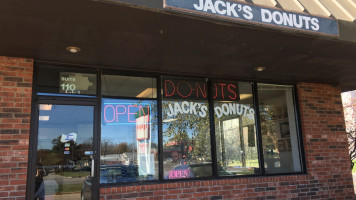 Jack's Donuts outside