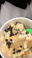 Myfroyo Frozen Yogurt food