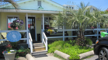 Sea Biscuit Cafe outside