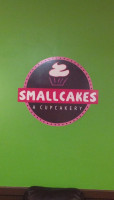 Smallcakes: A Cupcakery logo