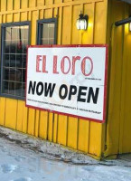 El Loro outside