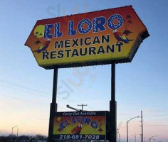 El Loro outside