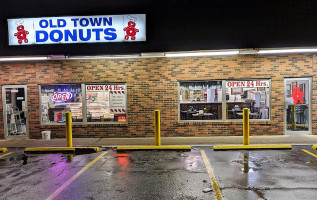 Old Town Donuts outside