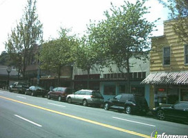 Columbia City Bakery outside