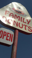 Family Donuts logo