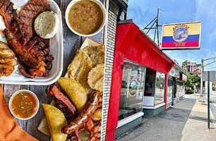 Antojitos Colombianos food