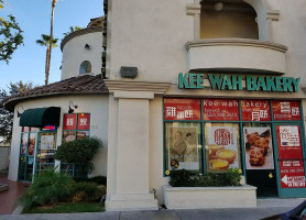 Kee Wah Bakery outside