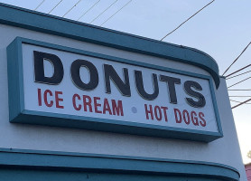 Echo Park Donut outside