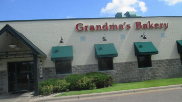 Grandma's Bakery outside