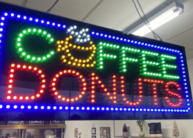 Mr D's Donut Shop outside