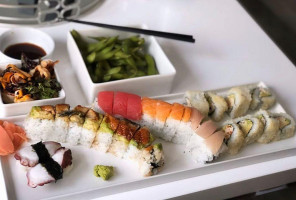 Trapper's Sushi Co. Puyallup food