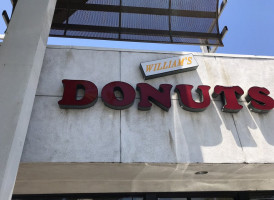 William's Croissant Donuts outside