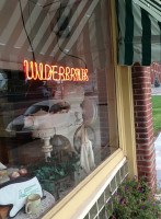 Underbrinks Bakery outside