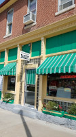 Underbrinks Bakery outside