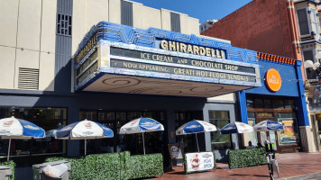 Ghirardelli Ice Cream Chocolate Shop outside