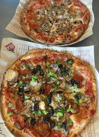 Mod Pizza food