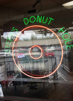 Steph's Donut Hole outside