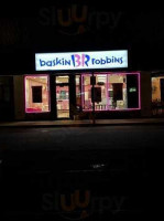 Baskin-robbins outside