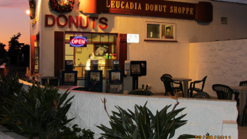 Leucadia Donut Shoppe outside