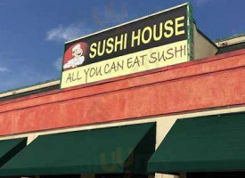 Sushi House outside