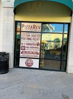 Pizza Rev outside