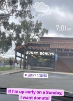 Sunny Donuts outside