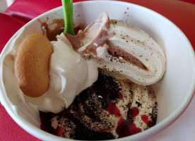 Cherryberry Frozen Yogurt food