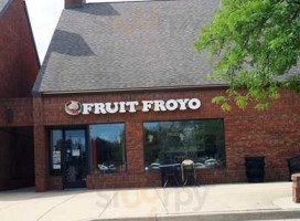 Fruit Froyo outside